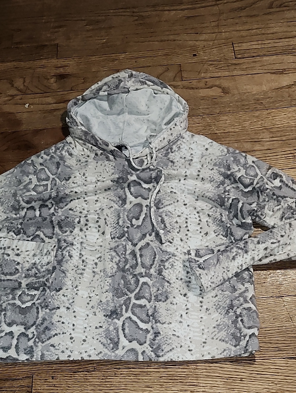 Women's Gray Snake-Print Hooded Pullover Sweater